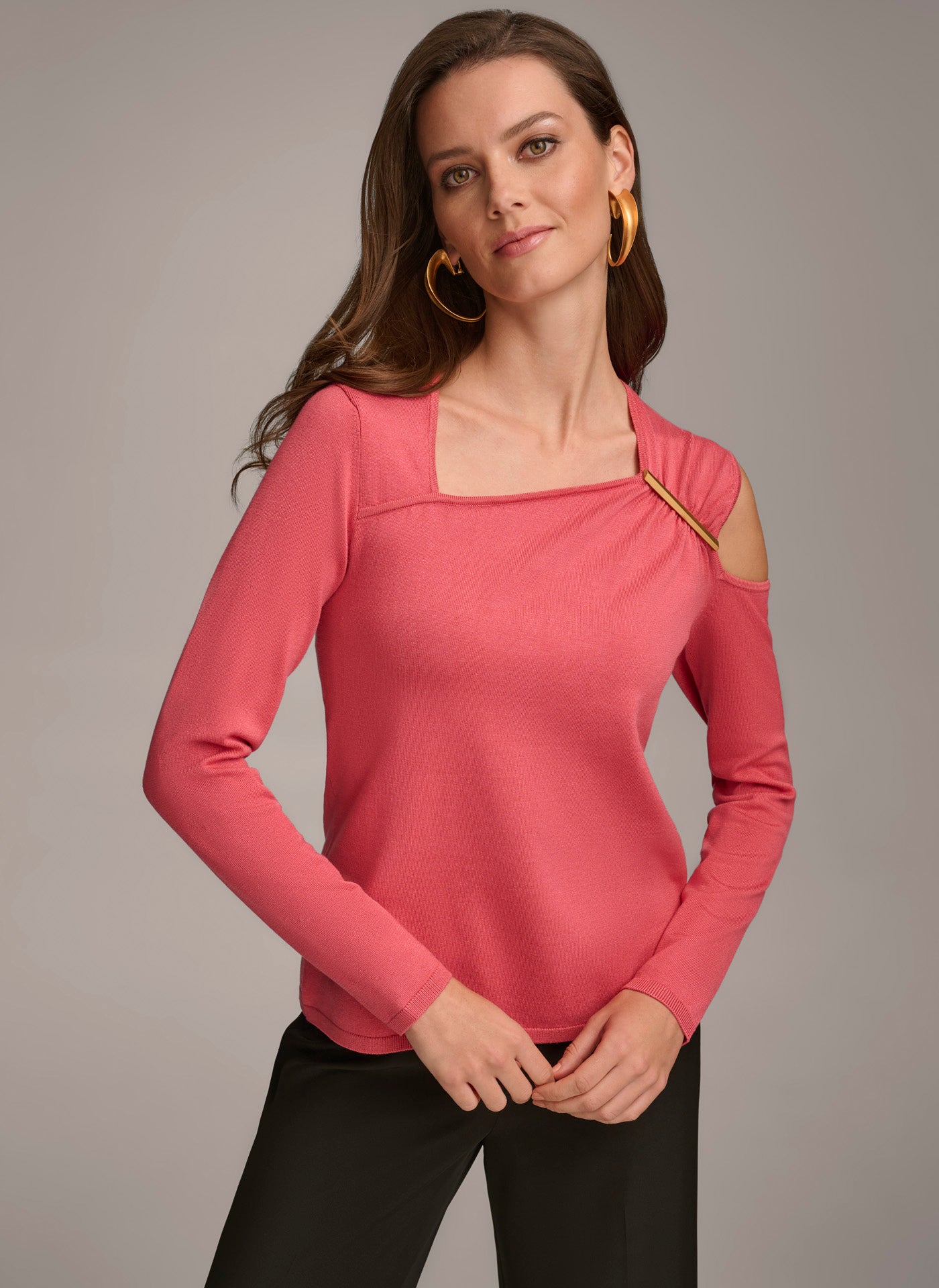 (image for) CONCISE CUTOUT SHOULDER TOP